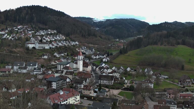 Dieses Bild zeigt eine Webcam-Aufnahme von Ottenhöfen, aufgenommen am Donnerstag, den 26.03.2026 um 18:20 Uhr