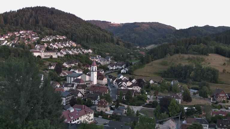 Dieses Bild zeigt eine Webcam-Aufnahme von Ottenhöfen, aufgenommen am Donnerstag, den 23.07.2026 um 21:00 Uhr