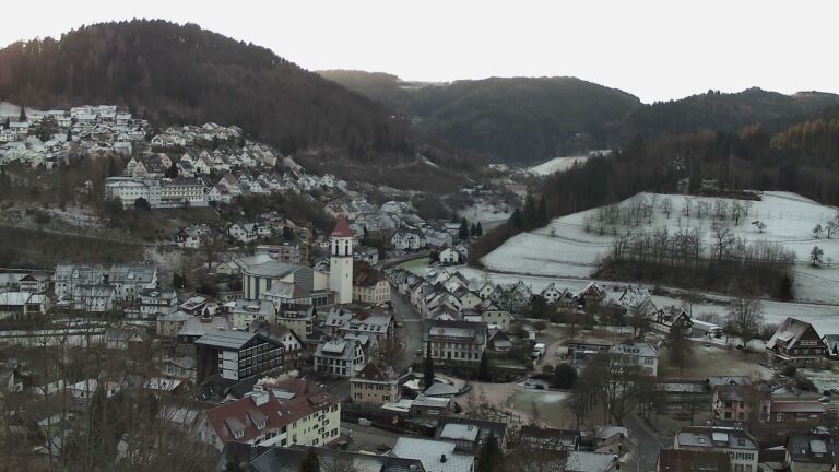 Dieses Bild zeigt eine Webcam-Aufnahme von Ottenhöfen, aufgenommen am Donnerstag, den 01.01.2026 um 09:00 Uhr