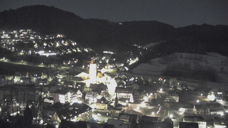 Dieses Bild zeigt eine Webcam-Aufnahme von Ottenhöfen, aufgenommen am Dienstag, den 30.12.2025 um 18:00 Uhr