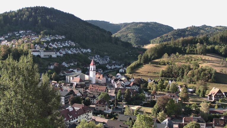 Dieses Bild zeigt eine Webcam-Aufnahme von Ottenhöfen, aufgenommen am Samstag, den 29.08.2026 um 08:30 Uhr