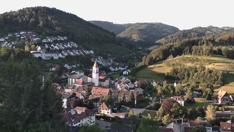 Dieses Bild zeigt eine Webcam-Aufnahme von Ottenhöfen, aufgenommen am Samstag, den 04.07.2026 um 06:40 Uhr