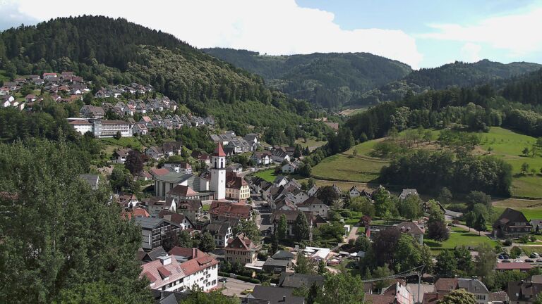Dieses Bild zeigt eine Webcam-Aufnahme von Ottenhöfen, aufgenommen am Sonntag, den 21.06.2026 um 16:20 Uhr