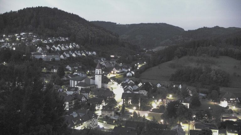 Dieses Bild zeigt eine Webcam-Aufnahme von Ottenhöfen, aufgenommen am Freitag, den 26.06.2026 um 04:30 Uhr