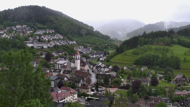 Dieses Bild zeigt eine Webcam-Aufnahme von Ottenhöfen, aufgenommen am Mittwoch, den 06.05.2026 um 15:50 Uhr