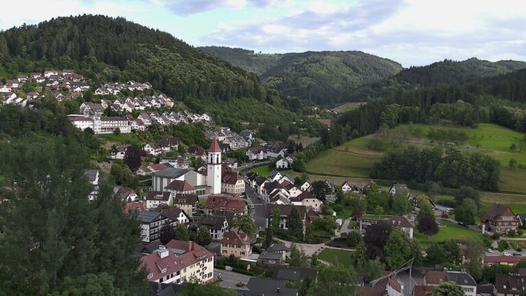 Dieses Bild zeigt eine Webcam-Aufnahme von Ottenhöfen, aufgenommen am Dienstag, den 16.06.2026 um 19:50 Uhr