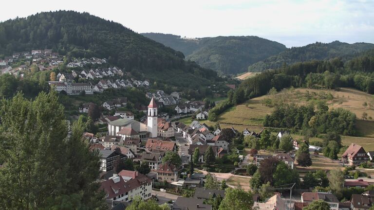 Dieses Bild zeigt eine Webcam-Aufnahme von Ottenhöfen, aufgenommen am Donnerstag, den 16.07.2026 um 08:10 Uhr