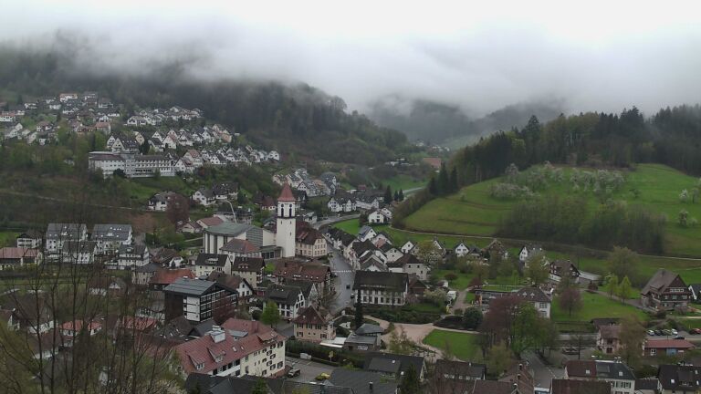 Dieses Bild zeigt eine Webcam-Aufnahme von Ottenhöfen, aufgenommen am Montag, den 13.04.2026 um 09:20 Uhr