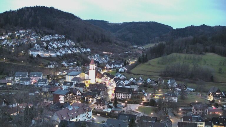 Dieses Bild zeigt eine Webcam-Aufnahme von Ottenhöfen, aufgenommen am Mittwoch, den 18.02.2026 um 18:10 Uhr