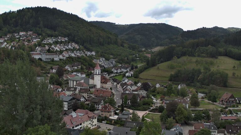 Dieses Bild zeigt eine Webcam-Aufnahme von Ottenhöfen, aufgenommen am Donnerstag, den 10.09.2026 um 13:20 Uhr