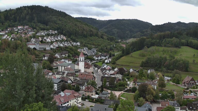Dieses Bild zeigt eine Webcam-Aufnahme von Ottenhöfen, aufgenommen am Sonntag, den 11.10.2026 um 11:50 Uhr
