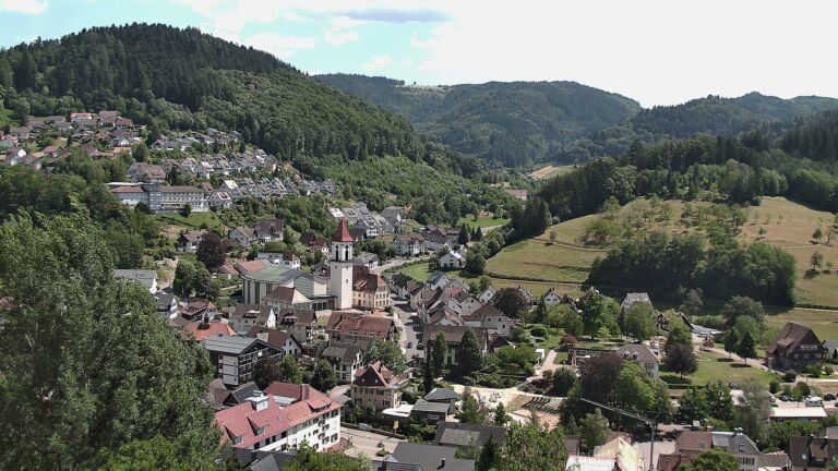 Dieses Bild zeigt eine Webcam-Aufnahme von Ottenhöfen, aufgenommen am Samstag, den 11.07.2026 um 15:00 Uhr