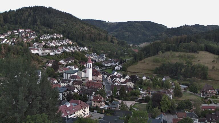 Dieses Bild zeigt eine Webcam-Aufnahme von Ottenhöfen, aufgenommen am Dienstag, den 01.09.2026 um 20:10 Uhr