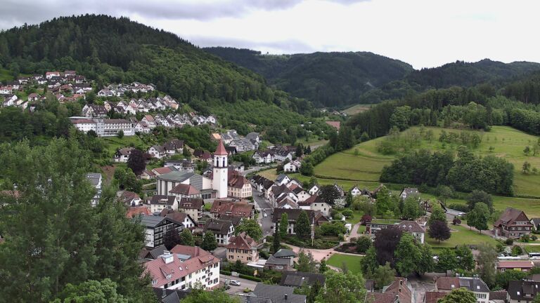 Dieses Bild zeigt eine Webcam-Aufnahme von Ottenhöfen, aufgenommen am Mittwoch, den 03.06.2026 um 08:40 Uhr