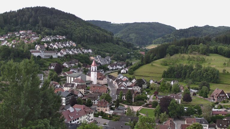 Dieses Bild zeigt eine Webcam-Aufnahme von Ottenhöfen, aufgenommen am Dienstag, den 02.06.2026 um 07:00 Uhr
