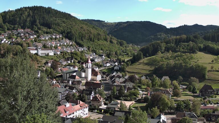 Dieses Bild zeigt eine Webcam-Aufnahme von Ottenhöfen, aufgenommen am Donnerstag, den 10.09.2026 um 16:30 Uhr