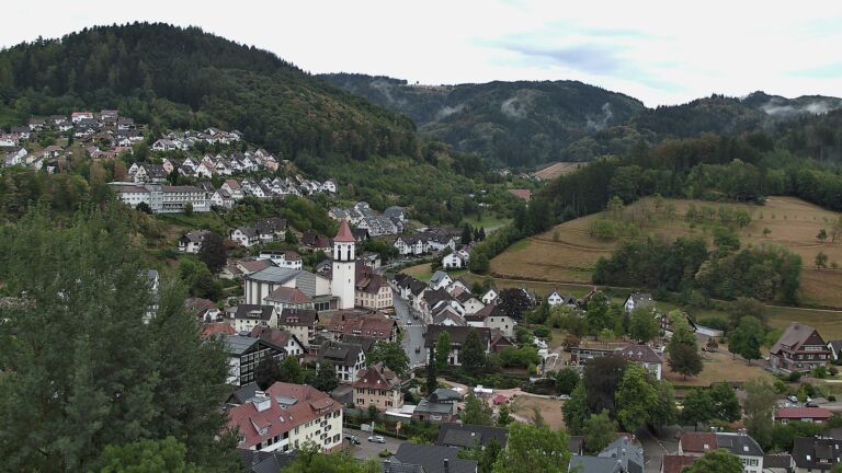Dieses Bild zeigt eine Webcam-Aufnahme von Ottenhöfen, aufgenommen am Freitag, den 21.08.2026 um 15:40 Uhr