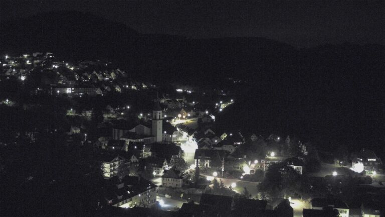 Dieses Bild zeigt eine Webcam-Aufnahme von Ottenhöfen, aufgenommen am Sonntag, den 17.05.2026 um 23:00 Uhr
