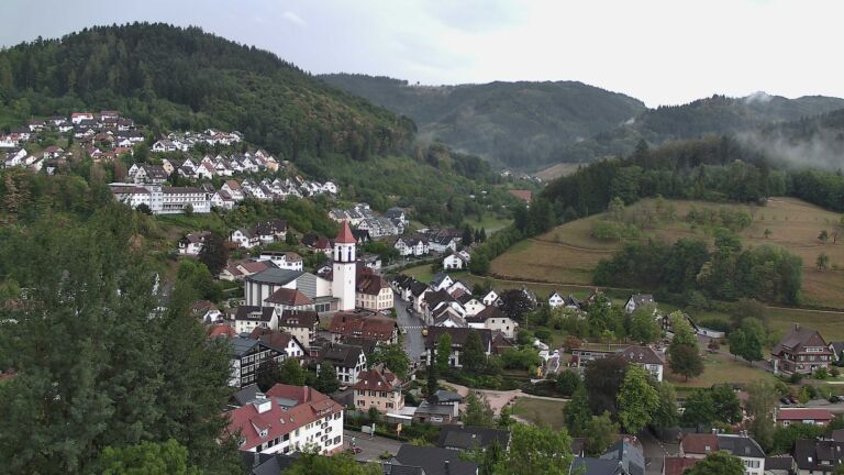 Dieses Bild zeigt eine Webcam-Aufnahme von Ottenhöfen, aufgenommen am Freitag, den 28.08.2026 um 10:40 Uhr