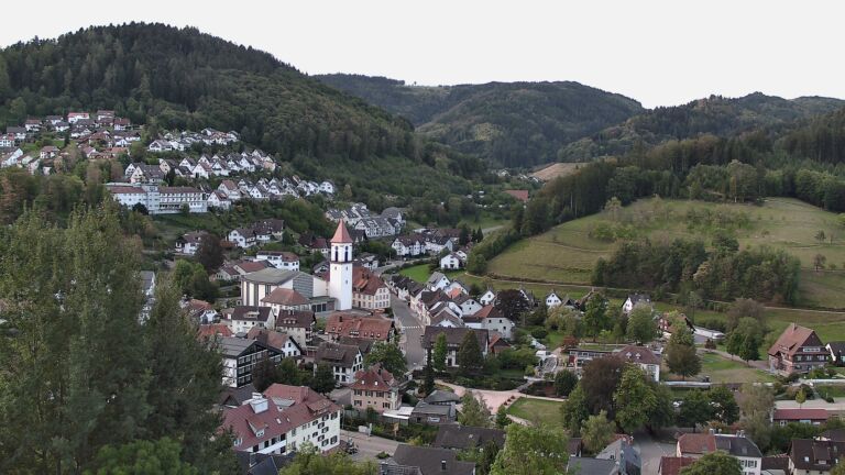 Dieses Bild zeigt eine Webcam-Aufnahme von Ottenhöfen, aufgenommen am Samstag, den 12.09.2026 um 07:50 Uhr