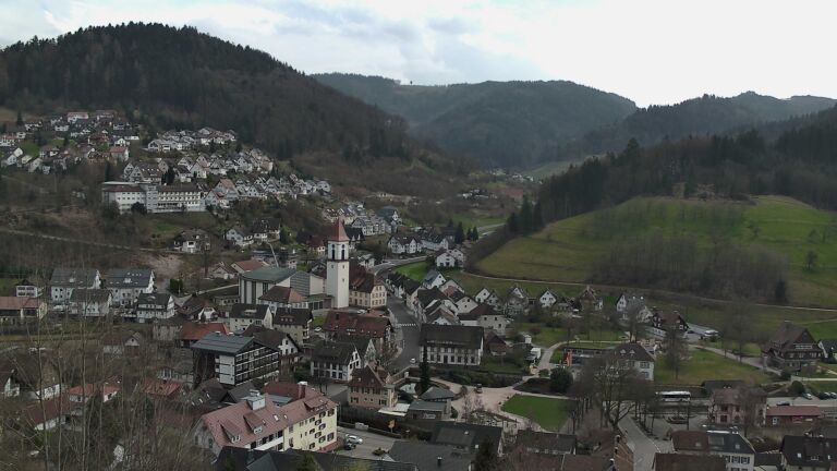 Dieses Bild zeigt eine Webcam-Aufnahme von Ottenhöfen, aufgenommen am Dienstag, den 10.03.2026 um 15:30 Uhr