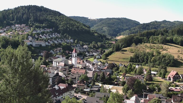 Dieses Bild zeigt eine Webcam-Aufnahme von Ottenhöfen, aufgenommen am Sonntag, den 12.07.2026 um 09:20 Uhr