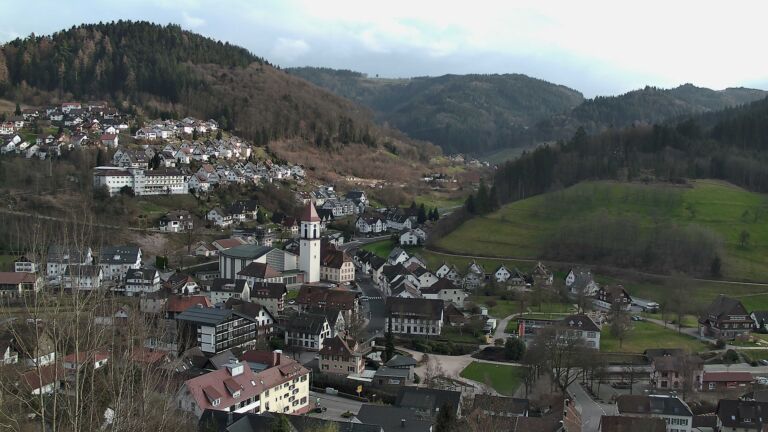 Dieses Bild zeigt eine Webcam-Aufnahme von Ottenhöfen, aufgenommen am Dienstag, den 10.03.2026 um 16:50 Uhr