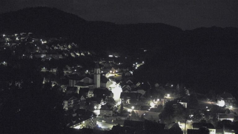 Dieses Bild zeigt eine Webcam-Aufnahme von Ottenhöfen, aufgenommen am Dienstag, den 04.08.2026 um 01:00 Uhr
