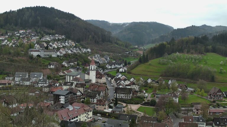 Dieses Bild zeigt eine Webcam-Aufnahme von Ottenhöfen, aufgenommen am Freitag, den 10.04.2026 um 12:40 Uhr