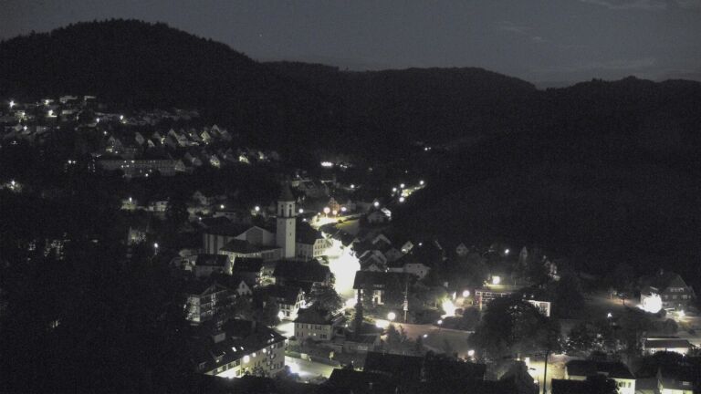 Dieses Bild zeigt eine Webcam-Aufnahme von Ottenhöfen, aufgenommen am Dienstag, den 30.06.2026 um 04:00 Uhr