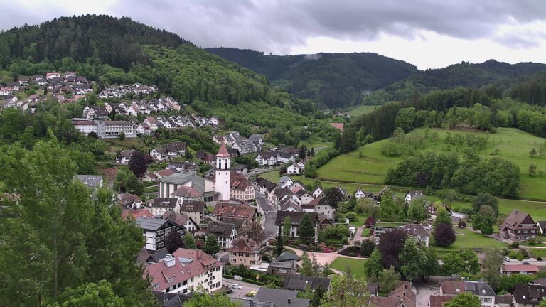 Dieses Bild zeigt eine Webcam-Aufnahme von Ottenhöfen, aufgenommen am Montag, den 11.05.2026 um 07:30 Uhr