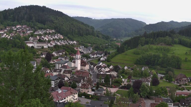 Dieses Bild zeigt eine Webcam-Aufnahme von Ottenhöfen, aufgenommen am Donnerstag, den 07.05.2026 um 19:50 Uhr