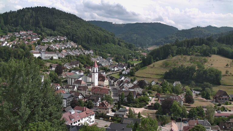 Dieses Bild zeigt eine Webcam-Aufnahme von Ottenhöfen, aufgenommen am Mittwoch, den 15.07.2026 um 16:30 Uhr