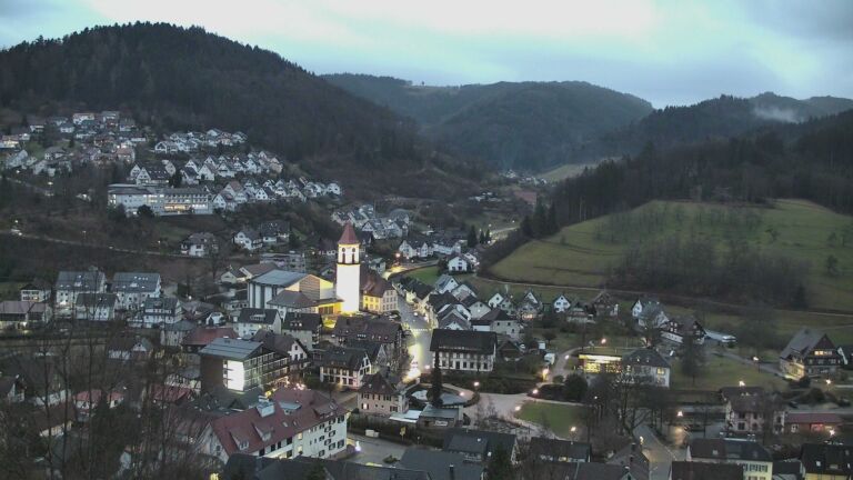 Dieses Bild zeigt eine Webcam-Aufnahme von Ottenhöfen, aufgenommen am Donnerstag, den 19.02.2026 um 18:10 Uhr