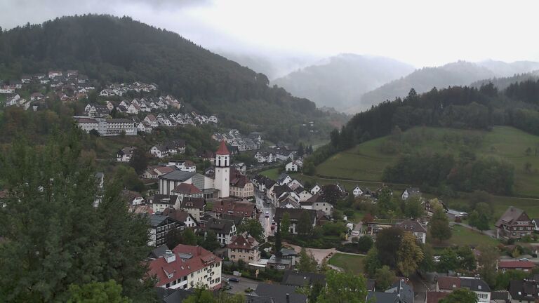 Dieses Bild zeigt eine Webcam-Aufnahme von Ottenhöfen, aufgenommen am Donnerstag, den 08.10.2026 um 17:50 Uhr