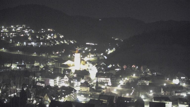 Dieses Bild zeigt eine Webcam-Aufnahme von Ottenhöfen, aufgenommen am Freitag, den 26.12.2025 um 19:00 Uhr