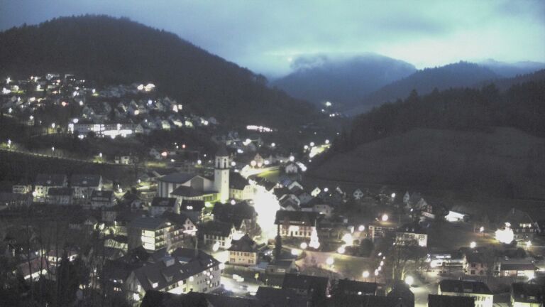 Dieses Bild zeigt eine Webcam-Aufnahme von Ottenhöfen, aufgenommen am Dienstag, den 23.12.2025 um 07:30 Uhr