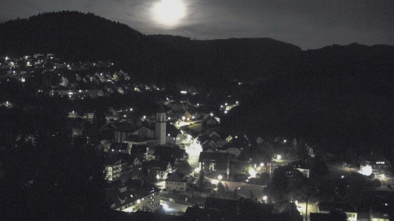 Dieses Bild zeigt eine Webcam-Aufnahme von Ottenhöfen, aufgenommen am Sonntag, den 28.06.2026 um 23:00 Uhr