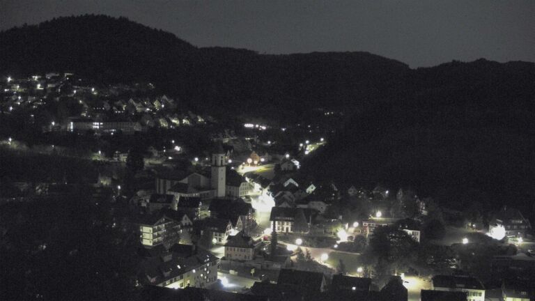 Dieses Bild zeigt eine Webcam-Aufnahme von Ottenhöfen, aufgenommen am Montag, den 27.04.2026 um 23:30 Uhr