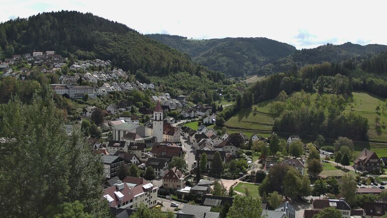 Dieses Bild zeigt eine Webcam-Aufnahme von Ottenhöfen, aufgenommen am Donnerstag, den 17.09.2026 um 13:20 Uhr
