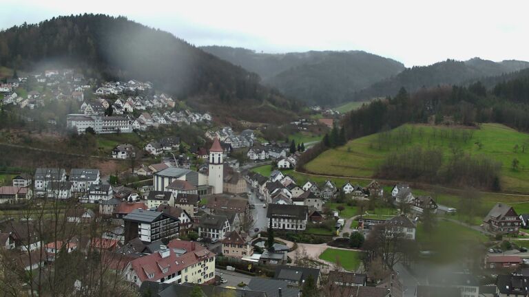 Dieses Bild zeigt eine Webcam-Aufnahme von Ottenhöfen, aufgenommen am Mittwoch, den 25.03.2026 um 13:00 Uhr