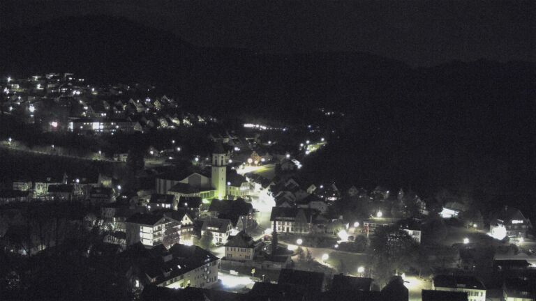 Dieses Bild zeigt eine Webcam-Aufnahme von Ottenhöfen, aufgenommen am Samstag, den 18.04.2026 um 22:00 Uhr