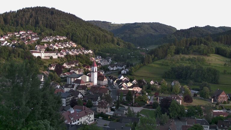 Dieses Bild zeigt eine Webcam-Aufnahme von Ottenhöfen, aufgenommen am Samstag, den 23.05.2026 um 20:20 Uhr
