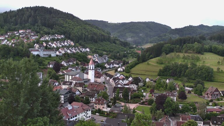 Dieses Bild zeigt eine Webcam-Aufnahme von Ottenhöfen, aufgenommen am Montag, den 01.06.2026 um 06:40 Uhr