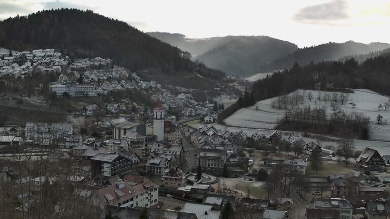 Dieses Bild zeigt eine Webcam-Aufnahme von Ottenhöfen, aufgenommen am Dienstag, den 30.12.2025 um 12:50 Uhr