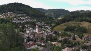 Dieses Bild zeigt eine Webcam-Aufnahme von Ottenhöfen, aufgenommen am Freitag, den 17.07.2026 um 09:30 Uhr