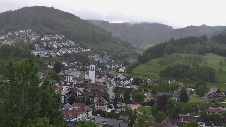 Dieses Bild zeigt eine Webcam-Aufnahme von Ottenhöfen, aufgenommen am Freitag, den 15.05.2026 um 10:20 Uhr