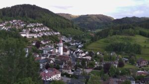 Dieses Bild zeigt eine Webcam-Aufnahme von Ottenhöfen, aufgenommen am Montag, den 18.05.2026 um 20:20 Uhr