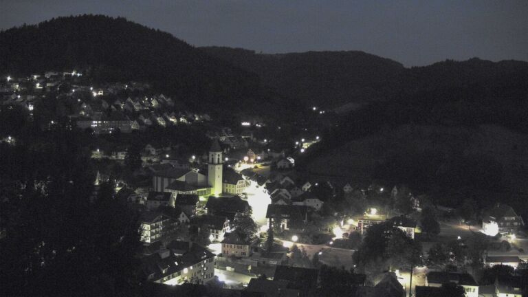 Dieses Bild zeigt eine Webcam-Aufnahme von Ottenhöfen, aufgenommen am Dienstag, den 04.08.2026 um 05:00 Uhr
