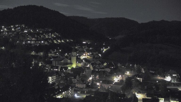 Dieses Bild zeigt eine Webcam-Aufnahme von Ottenhöfen, aufgenommen am Sonntag, den 27.09.2026 um 22:00 Uhr